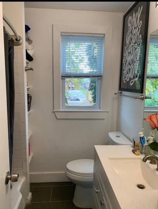 Cozy 2/1.5 Getaway In Lily Ponds Apartment Washington Exterior photo